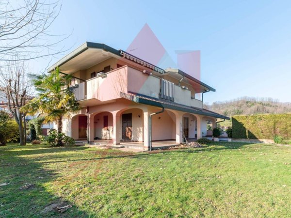 casa indipendente in vendita a La Valletta Brianza in zona Rovagnate