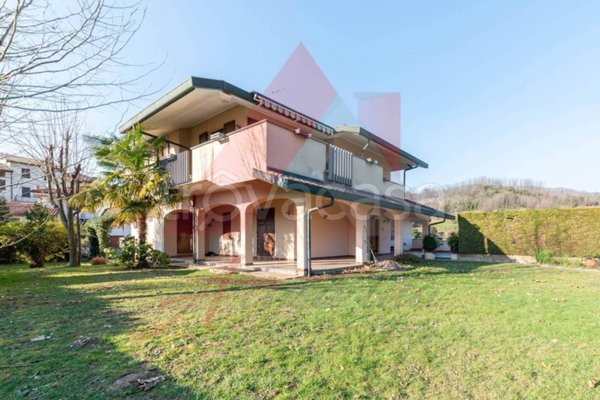 casa indipendente in vendita a La Valletta Brianza