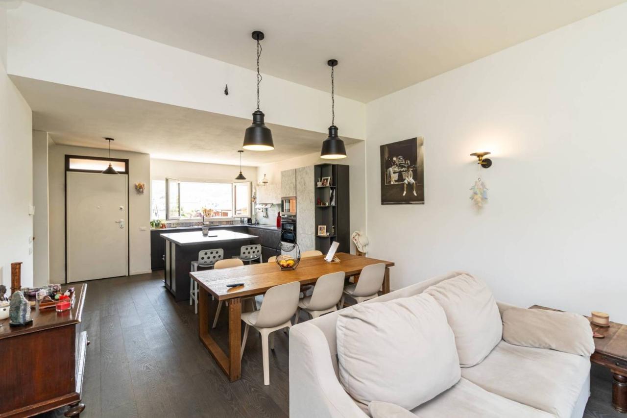 casa indipendente in vendita a La Valletta Brianza in zona Rovagnate