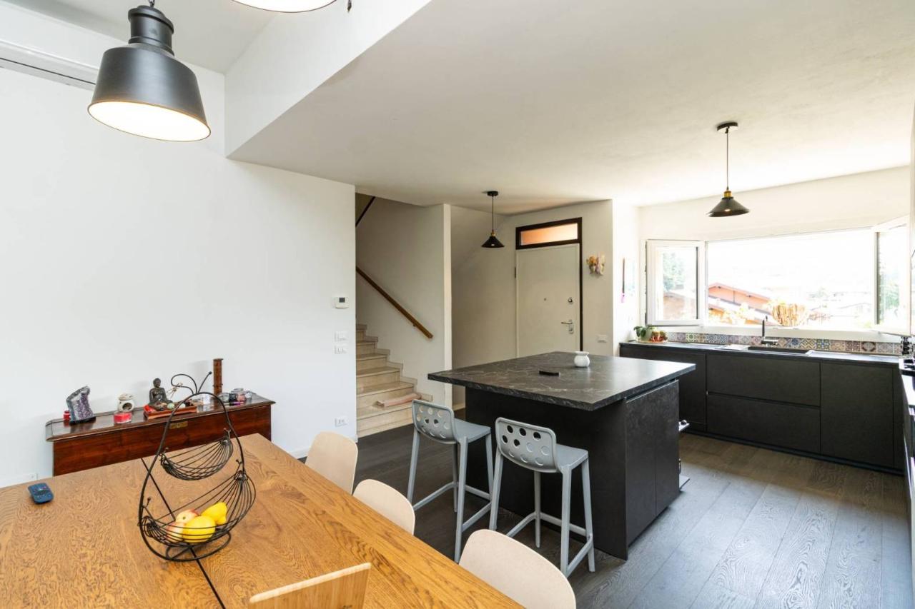 casa indipendente in vendita a La Valletta Brianza in zona Rovagnate