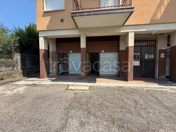 negozio in vendita a La Valletta Brianza