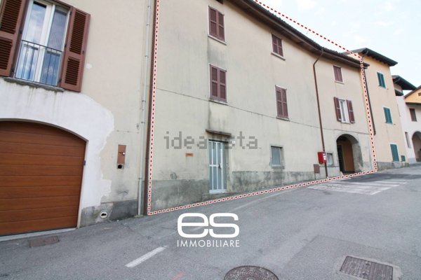 casa indipendente in vendita a La Valletta Brianza