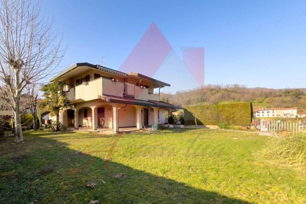 casa indipendente in vendita a La Valletta Brianza