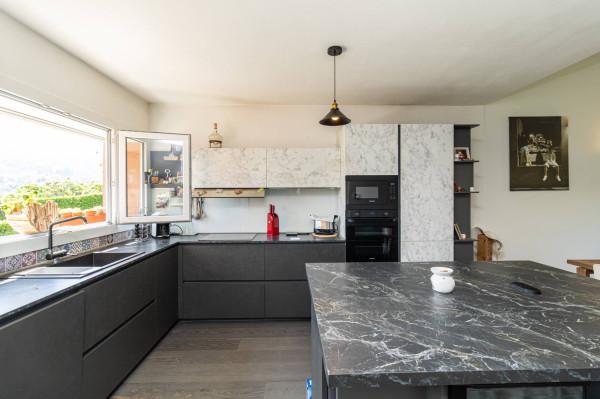 casa indipendente in vendita a La Valletta Brianza in zona Rovagnate