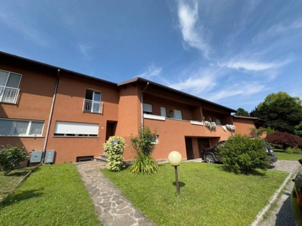 casa indipendente in vendita a La Valletta Brianza in zona Rovagnate