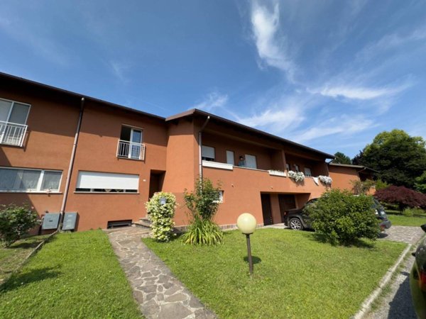 casa indipendente in vendita a La Valletta Brianza in zona Rovagnate