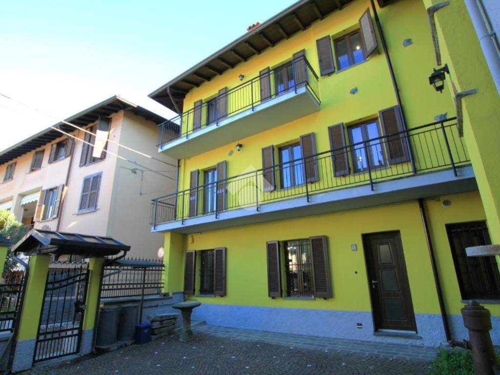 casa indipendente in vendita a La Valletta Brianza in zona Rovagnate