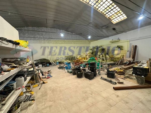 locale commerciale in vendita a La Valletta Brianza