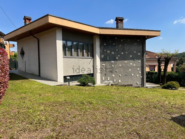 casa indipendente in vendita a La Valletta Brianza in zona Rovagnate