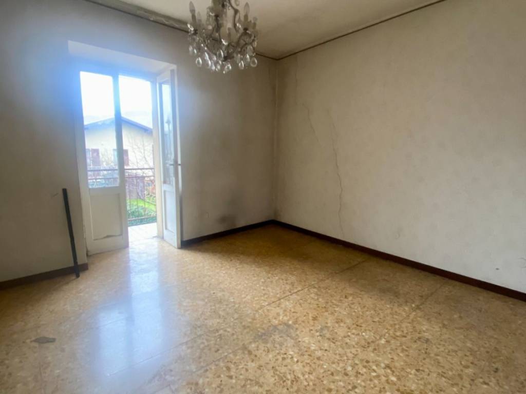 casa indipendente in vendita a La Valletta Brianza in zona Perego