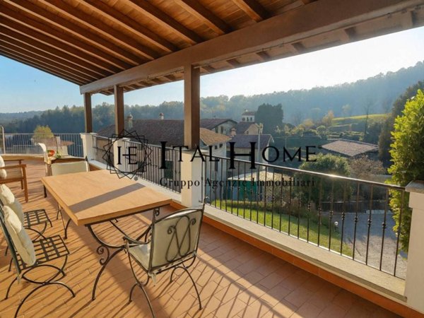 casa indipendente in vendita a La Valletta Brianza