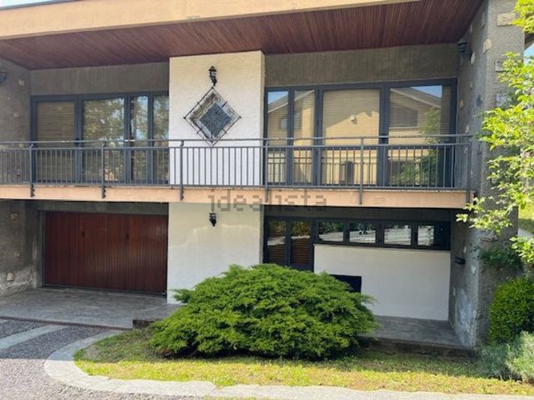 casa indipendente in vendita a La Valletta Brianza