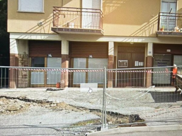 negozio in vendita a La Valletta Brianza in zona Rovagnate