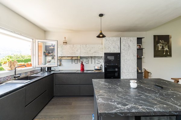 casa indipendente in vendita a La Valletta Brianza in zona Rovagnate