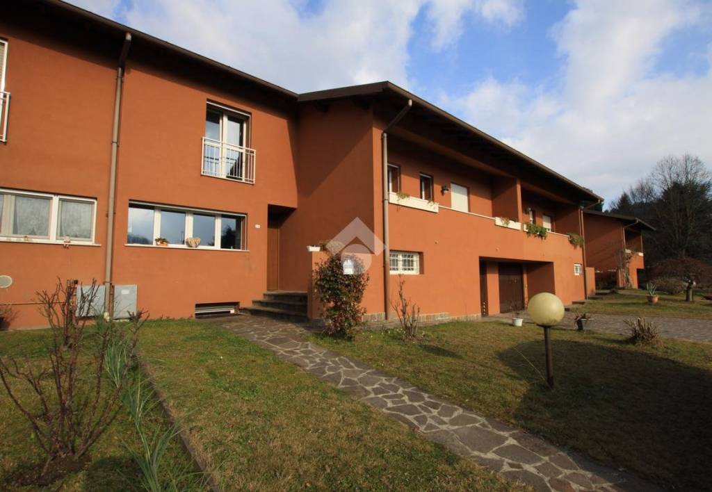 casa indipendente in vendita a La Valletta Brianza