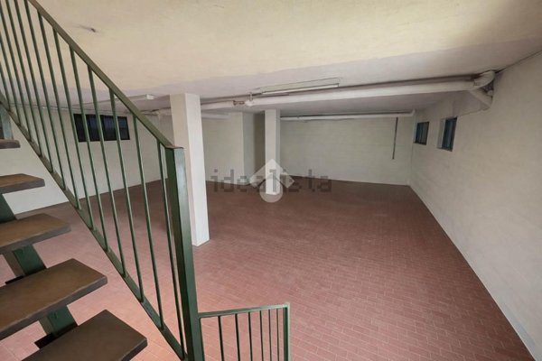 locale commerciale in vendita a La Valletta Brianza in zona Rovagnate