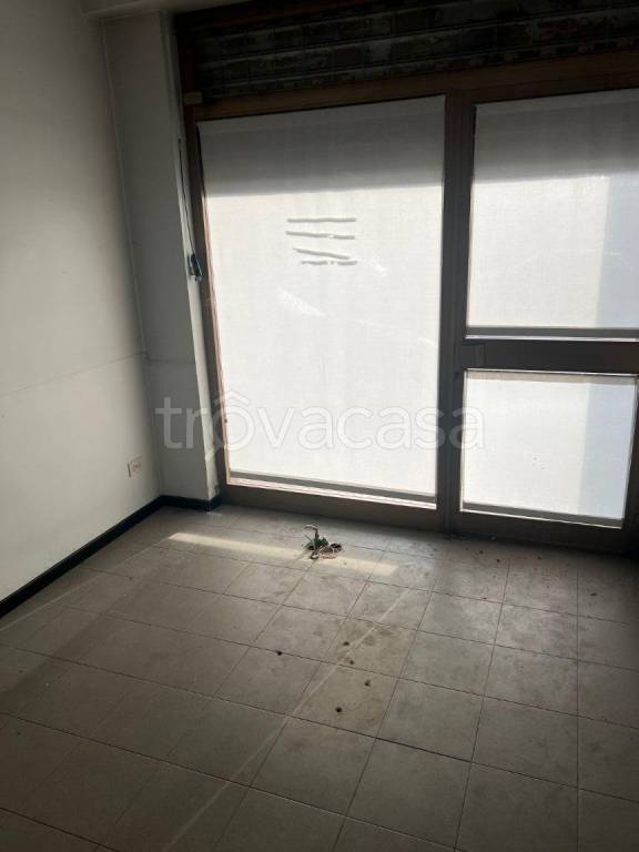 negozio in vendita a La Valletta Brianza in zona Rovagnate