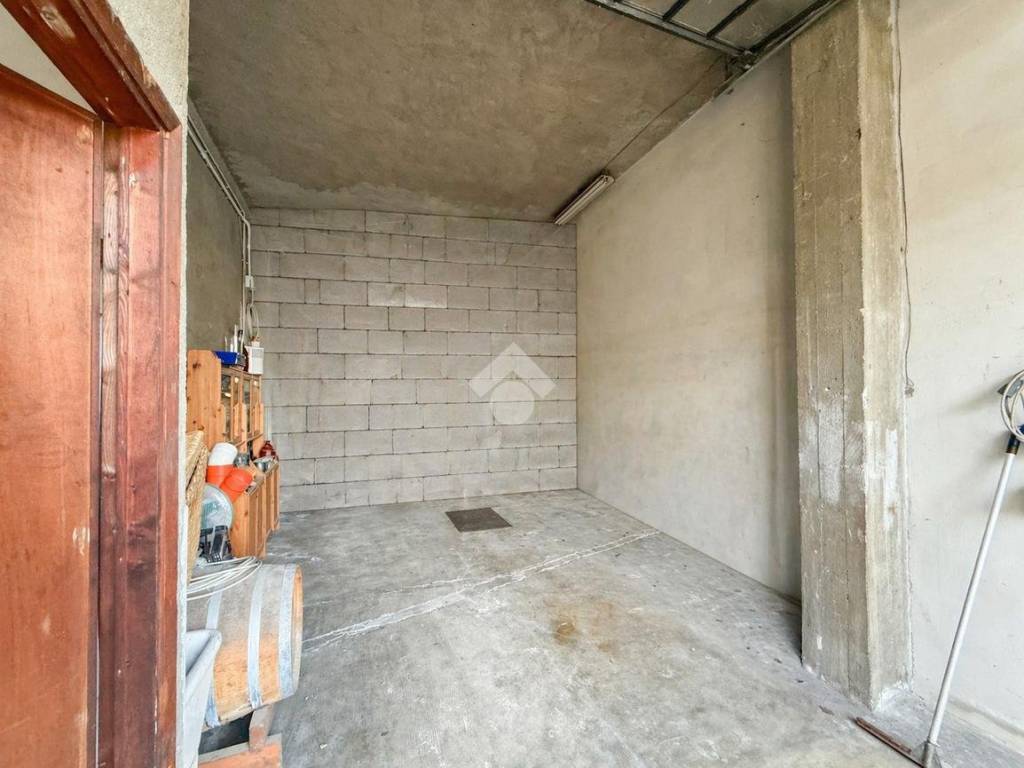 locale commerciale in vendita a La Valletta Brianza in zona Rovagnate