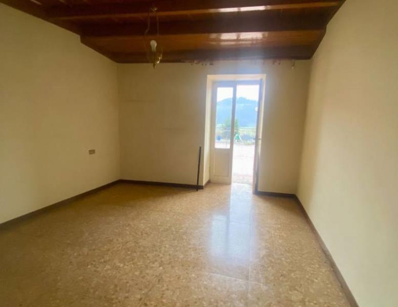 casa indipendente in vendita a La Valletta Brianza