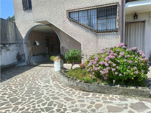 appartamento in vendita a La Valletta Brianza in zona Rovagnate
