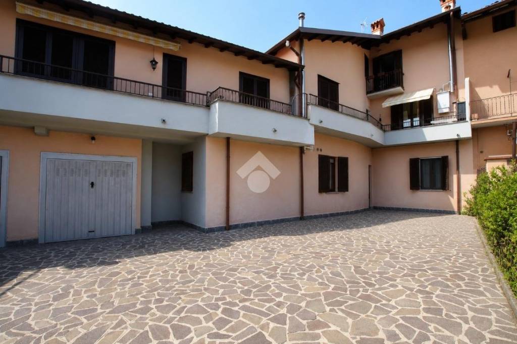 appartamento in vendita a La Valletta Brianza in zona Rovagnate