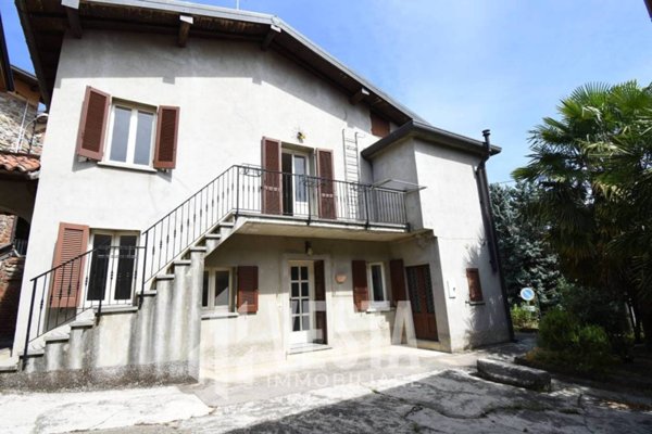 casa indipendente in vendita a La Valletta Brianza in zona Crescenzaga