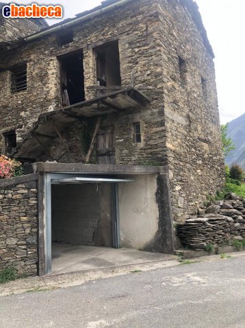 casa indipendente in vendita a Valvarrone