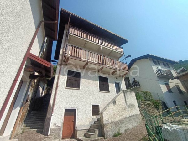 casa indipendente in vendita a Valvarrone in zona Vestreno