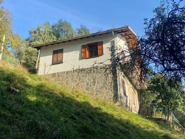 casa indipendente in vendita a Valvarrone