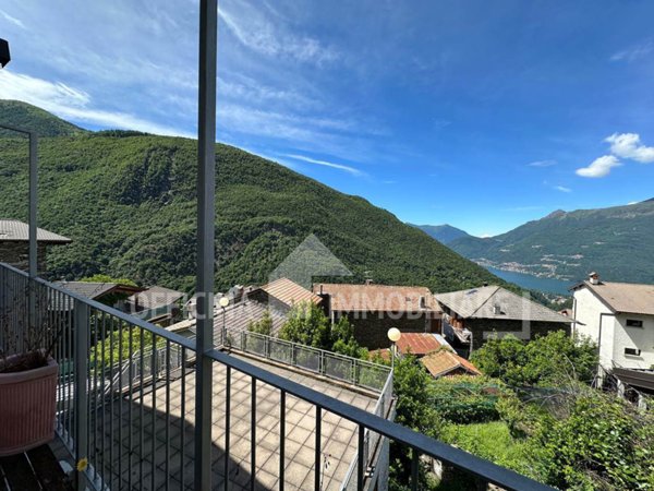 casa indipendente in vendita a Valvarrone in zona Introzzo