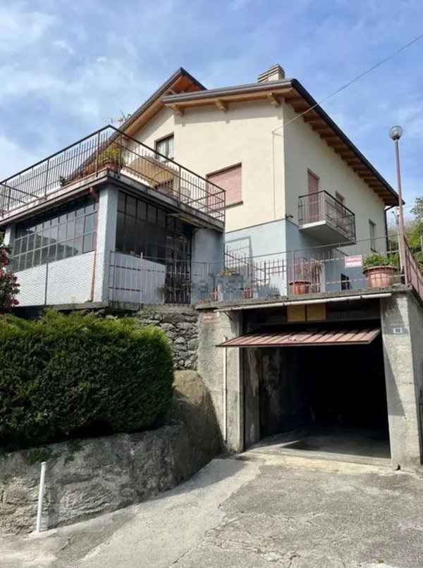 casa indipendente in vendita a Valvarrone in zona Vestreno