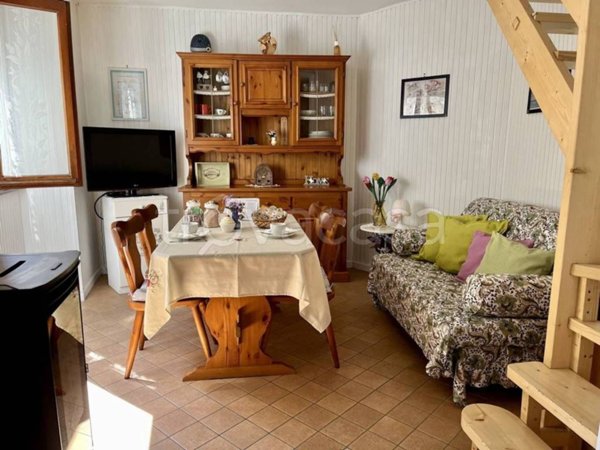 casa indipendente in vendita a Valvarrone in zona Vestreno