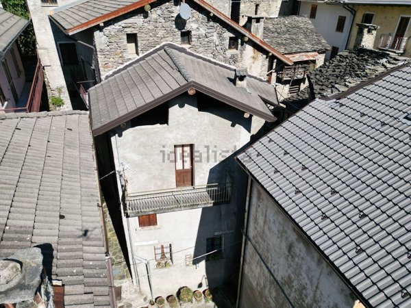 casa indipendente in vendita a Valvarrone in zona Tremenico