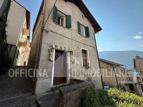 casa semindipendente in vendita a Valvarrone in zona Vestreno