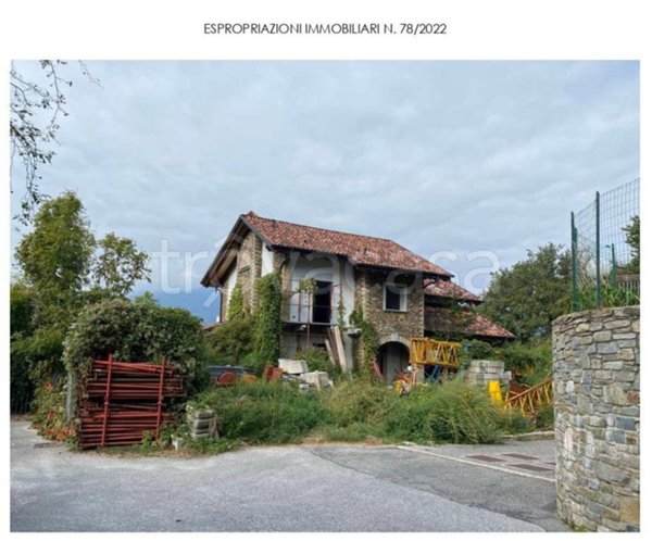 casa indipendente in vendita a Valvarrone in zona Vestreno