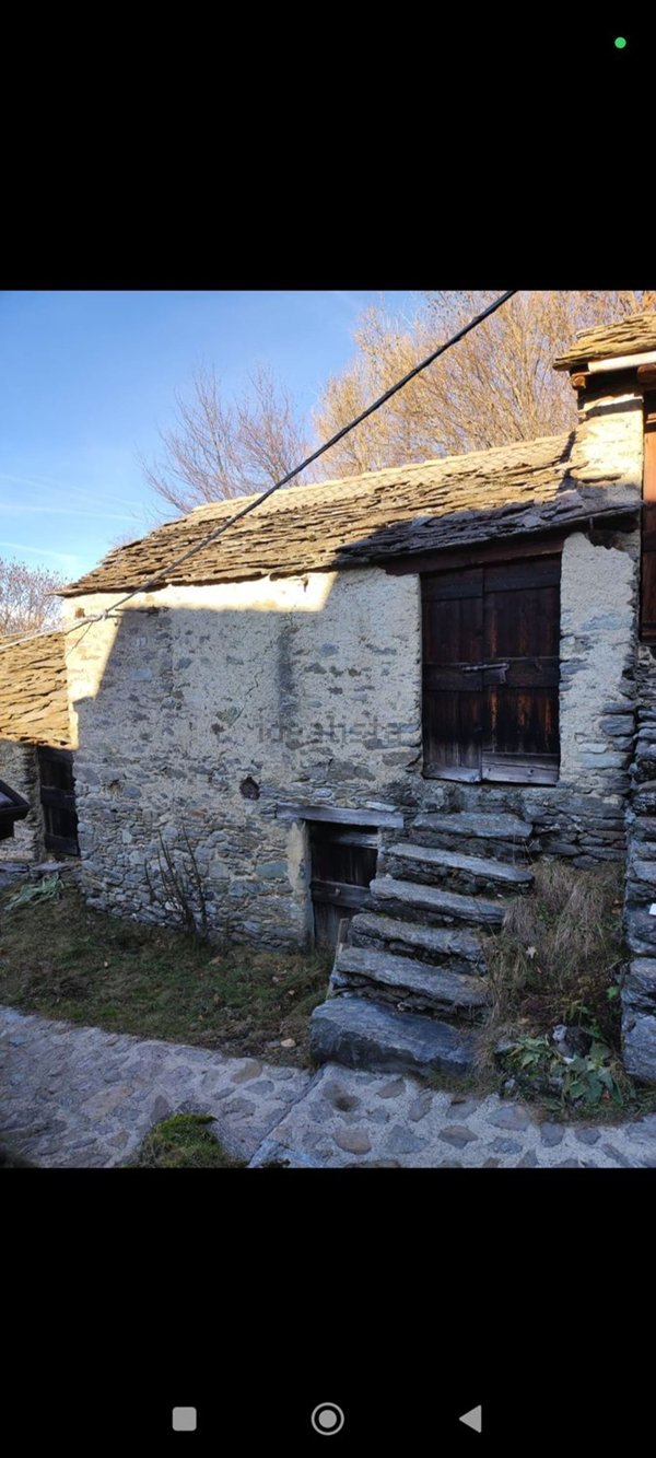 appartamento in vendita a Valvarrone in zona Subiale