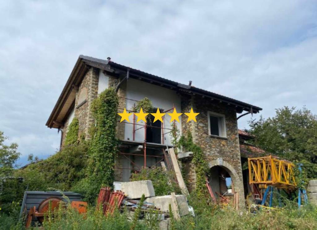 casa indipendente in vendita a Valvarrone in zona Vestreno