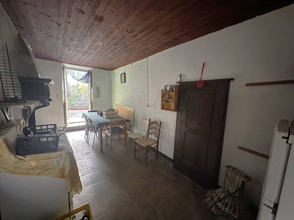 appartamento in vendita a Valvarrone in zona Tremenico