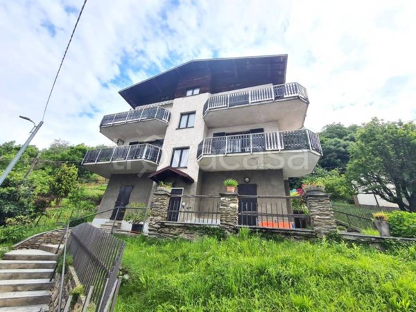 appartamento in vendita a Valvarrone in zona Introzzo