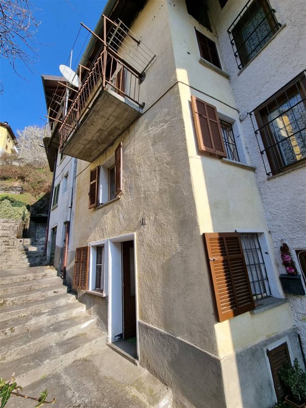 casa indipendente in vendita a Valvarrone in zona Tremenico