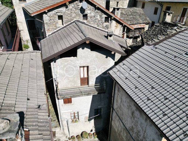 casa indipendente in vendita a Valvarrone in zona Tremenico