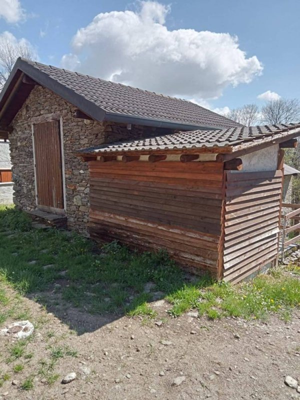 casa indipendente in vendita a Valvarrone