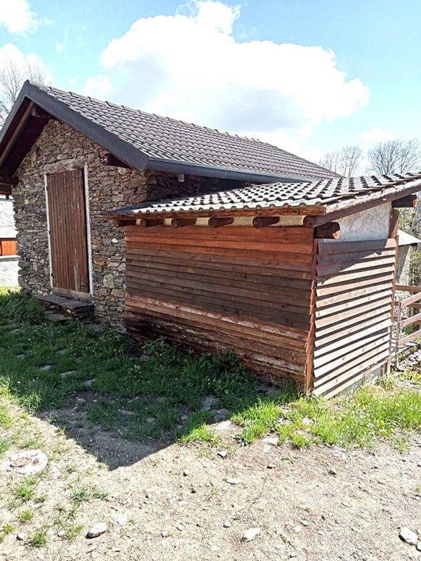 casa indipendente in vendita a Valvarrone
