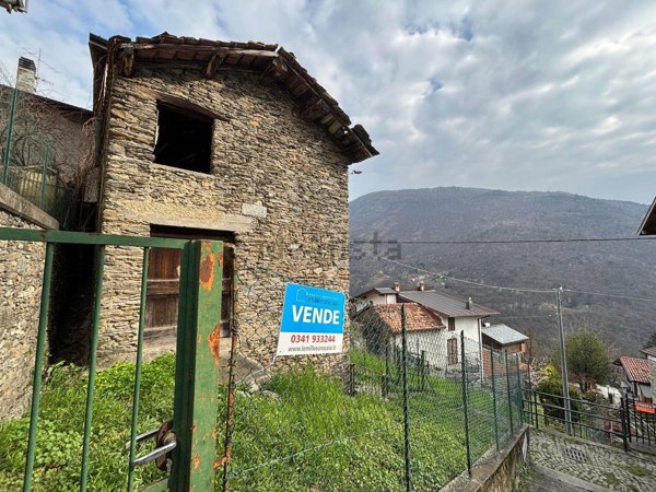 appartamento in vendita a Valvarrone in zona Vestreno