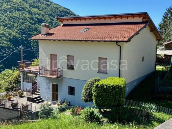 casa indipendente in vendita a Valvarrone in zona Vestreno