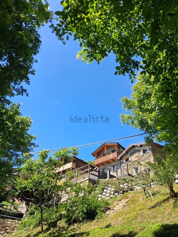 casa indipendente in vendita a Valvarrone in zona Vestreno