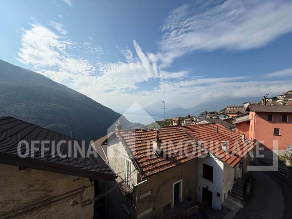 casa semindipendente in vendita a Valvarrone in zona Vestreno