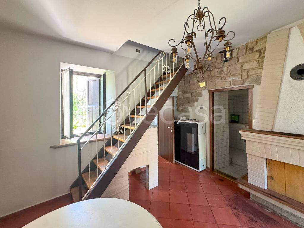 casa indipendente in vendita a Valvarrone in zona Vestreno