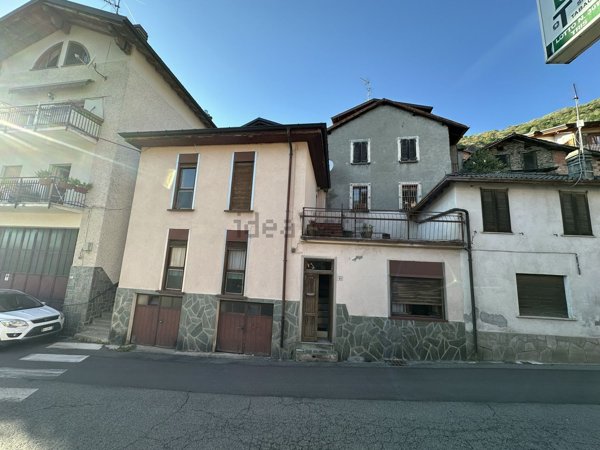 casa indipendente in vendita a Valvarrone in zona Vestreno