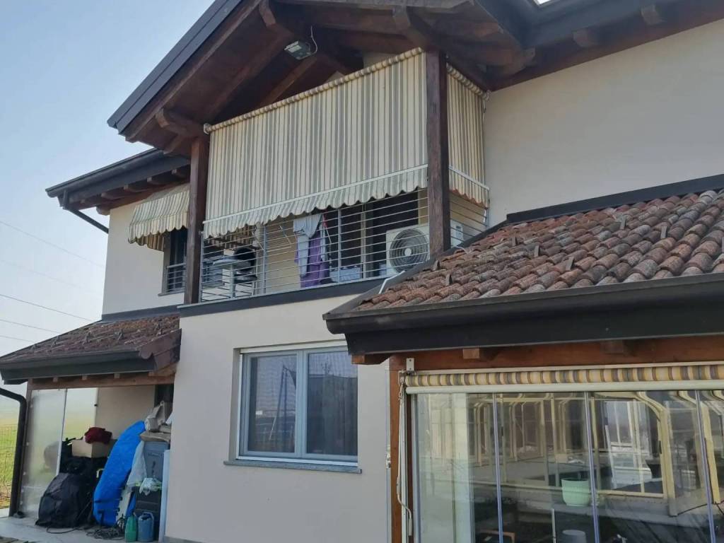 casa indipendente in vendita a Francavilla Bisio